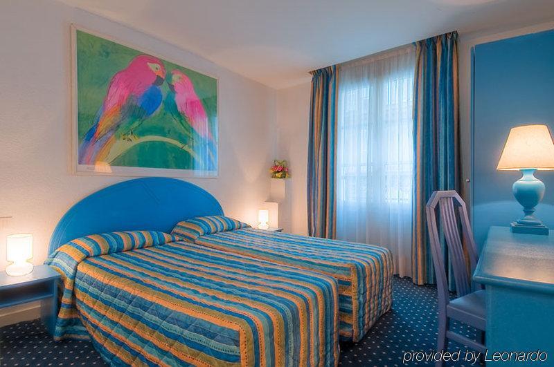Отель Croix De Malte Париж Номер фото